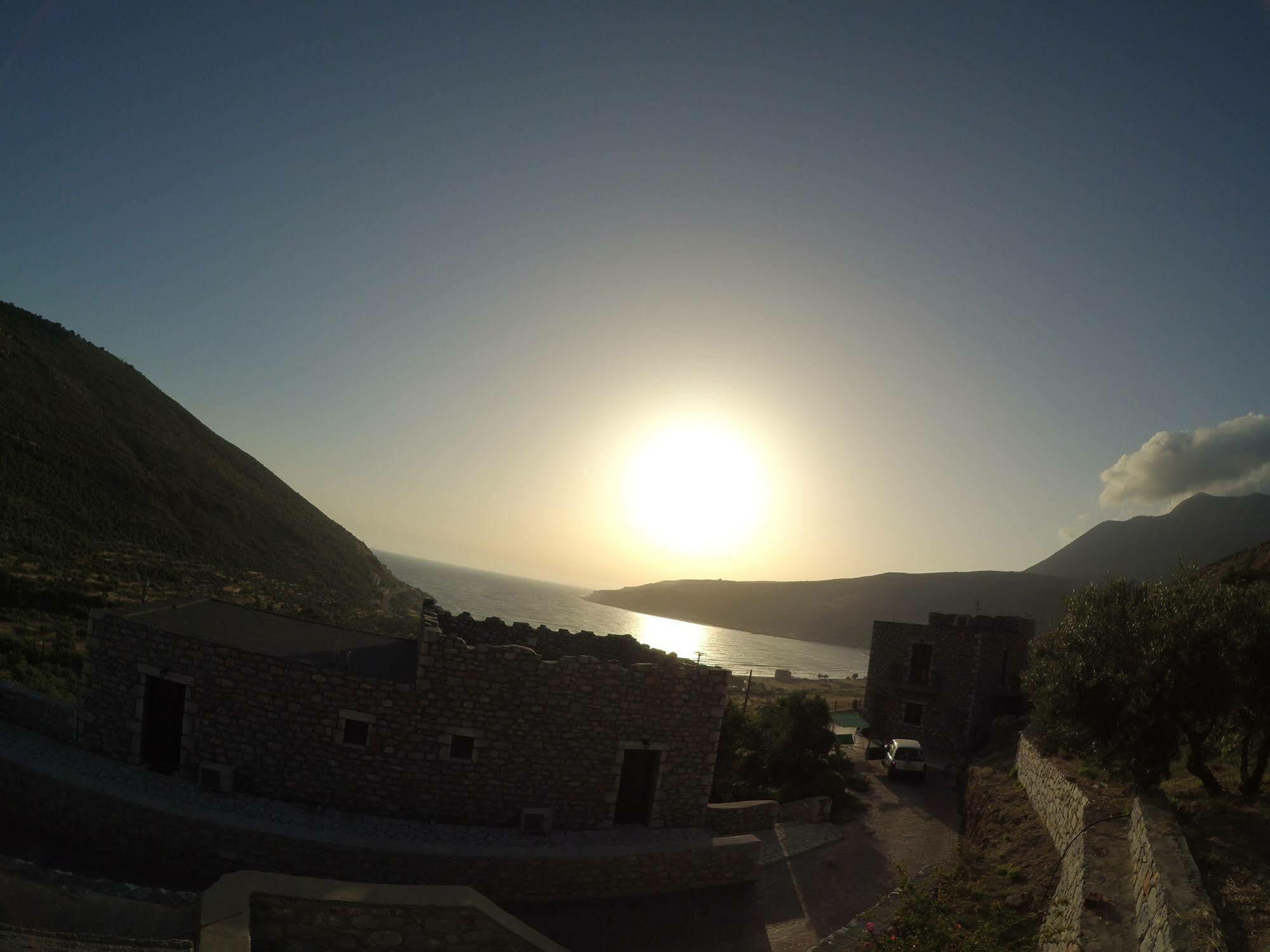 Onar Mani Suites Néon Oítilon Exteriér fotografie
