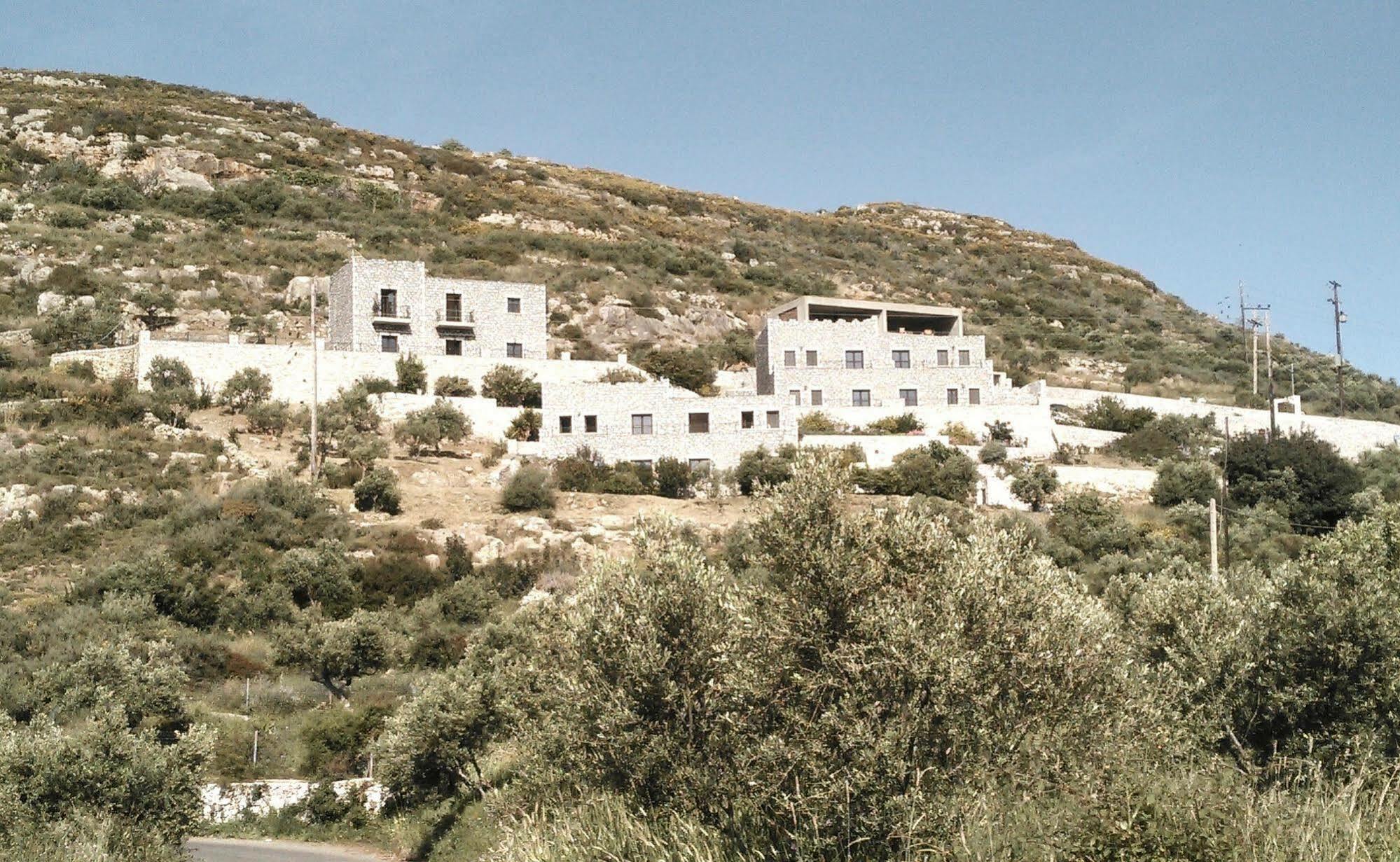 Onar Mani Suites Néon Oítilon Exteriér fotografie