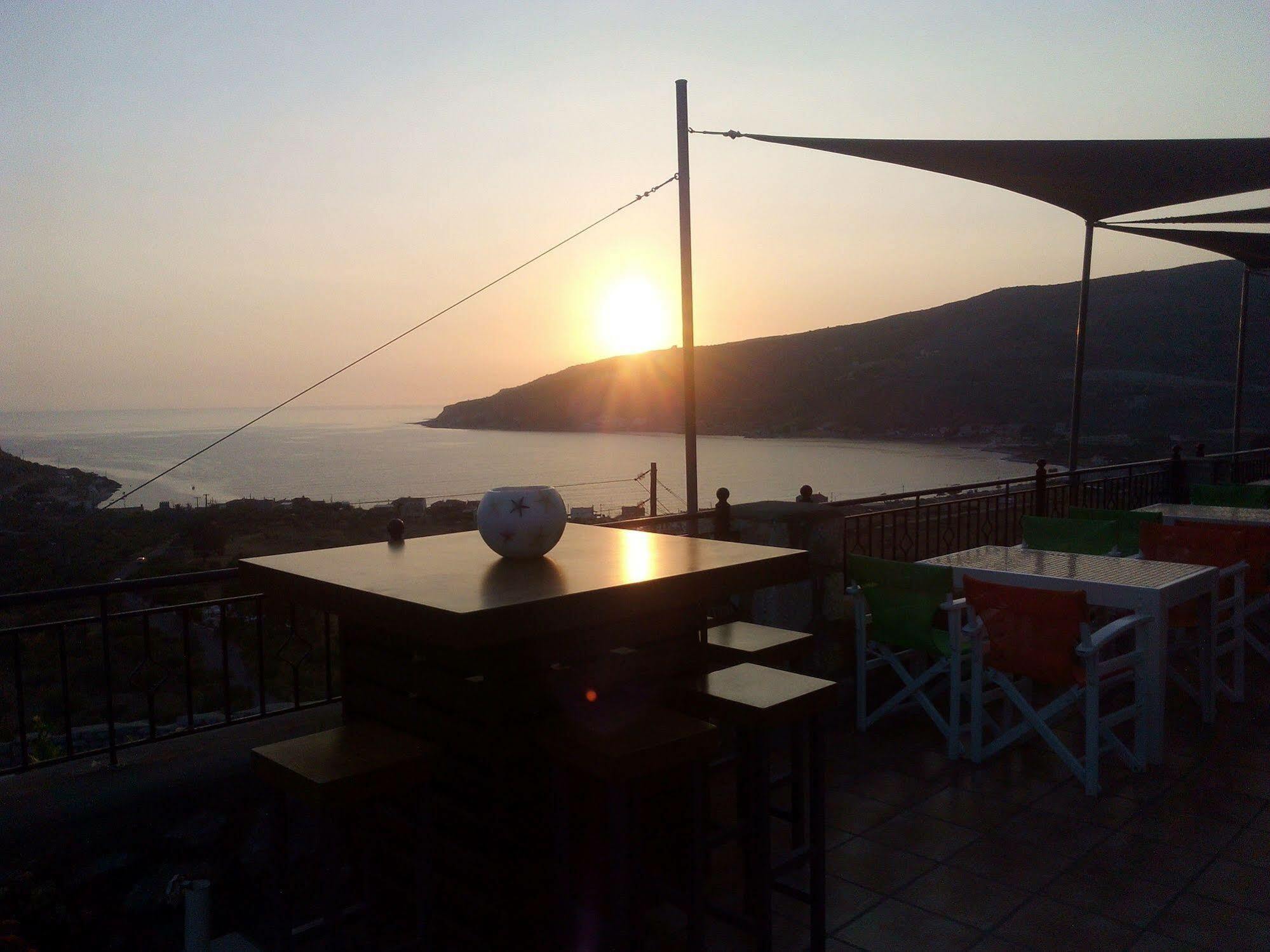 Onar Mani Suites Néon Oítilon Exteriér fotografie