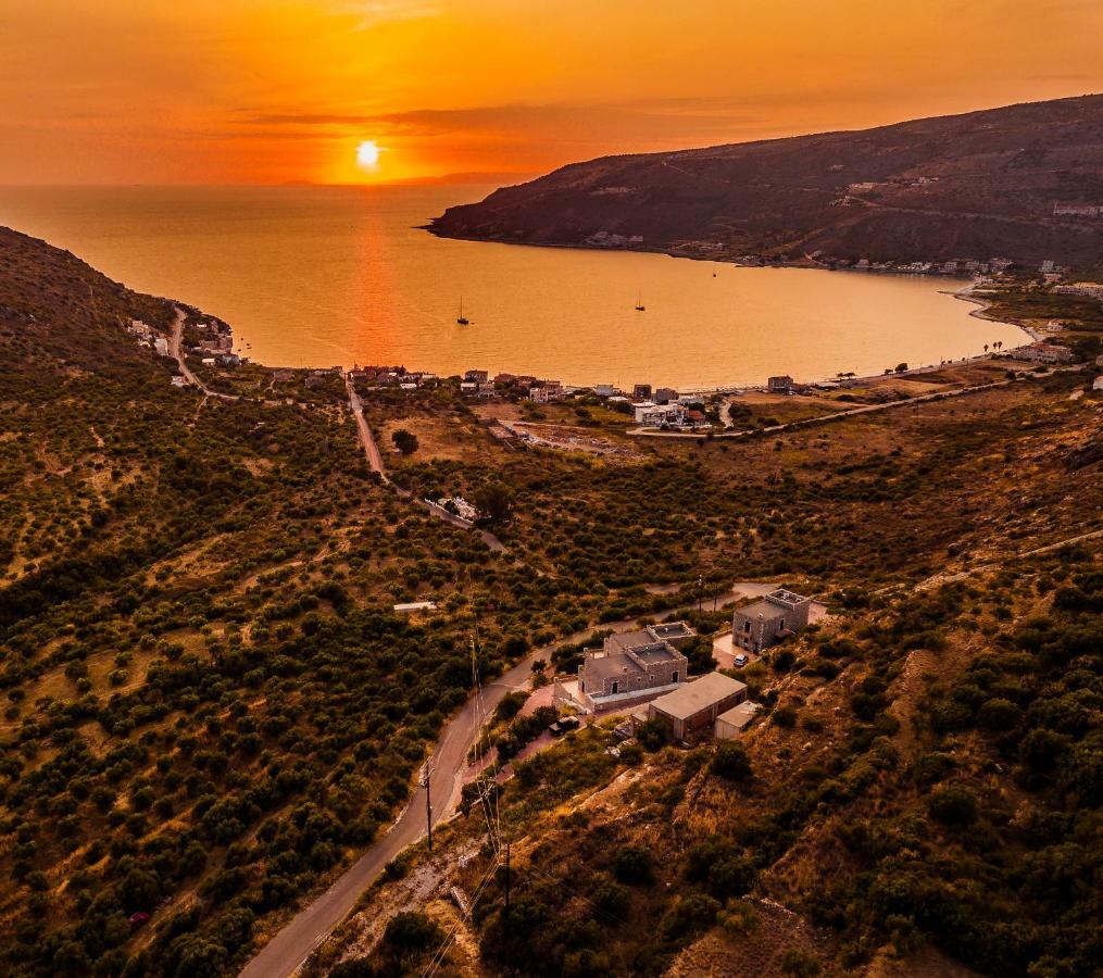 Onar Mani Suites Néon Oítilon Exteriér fotografie